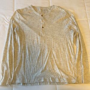 Banana Republic Light Gray Long Sleeve Henley
